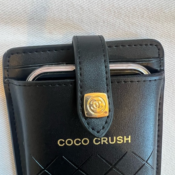 Chanel gwp Crossbody phone case with credit card holder - Picture 5 of 8